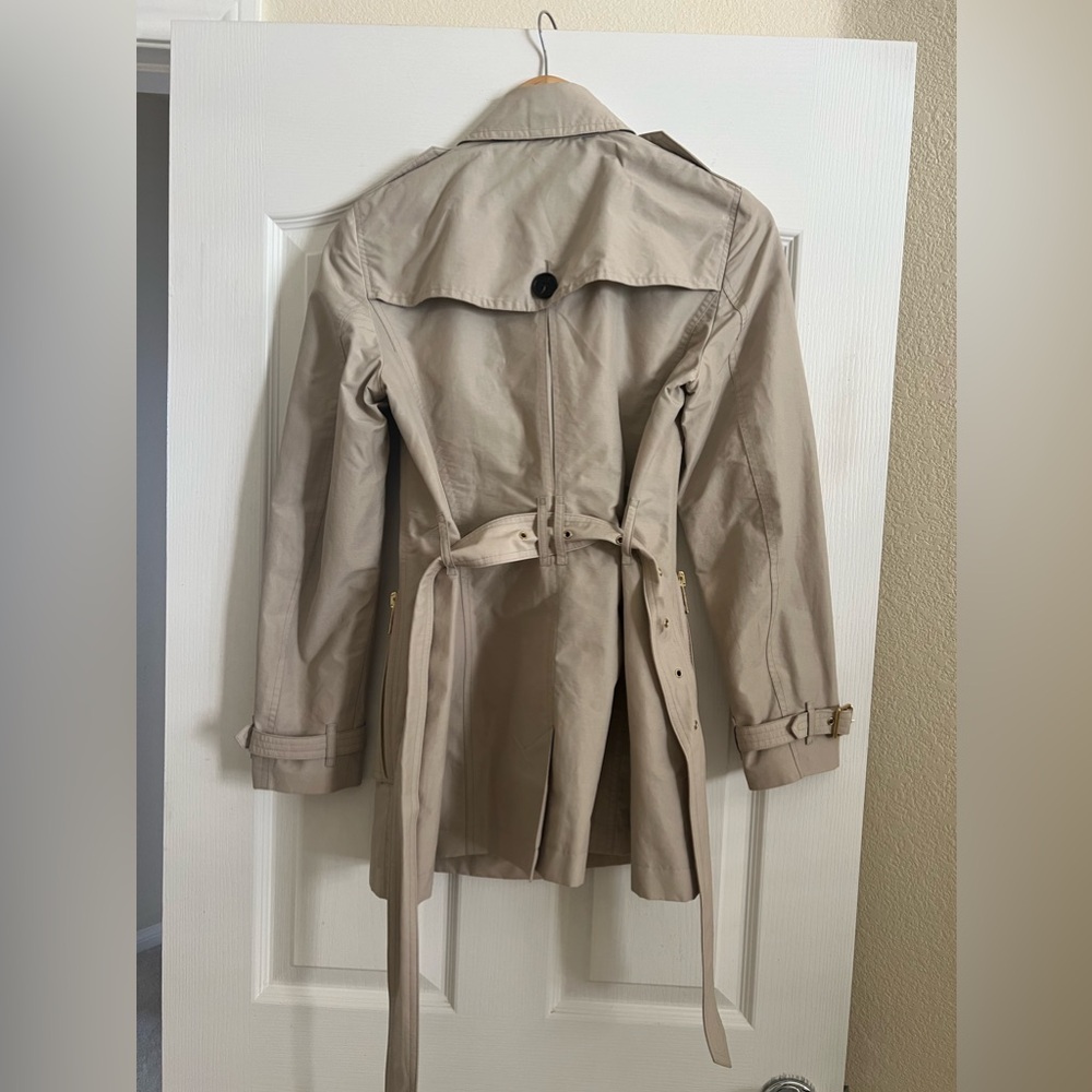 Burberry Harbourne Trench Coat - Picture 4 of 10